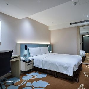 Standard Double Room No Window